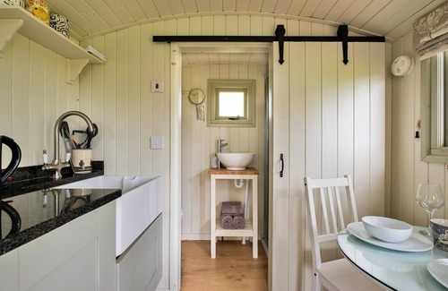 Nordley Cottage | Luxurious camping cottage in Nordley, No Deposit