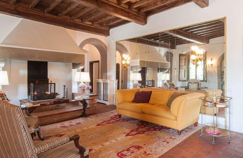 Twist House | Luxurious country house among the Tuscan vineyards