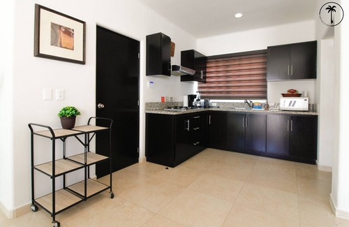 Cerritos Ski Chalet | *Luxurious Home, Beach, and Pool!*