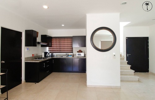 Cerritos Ski Chalet | *Luxurious Home, Beach, and Pool!*
