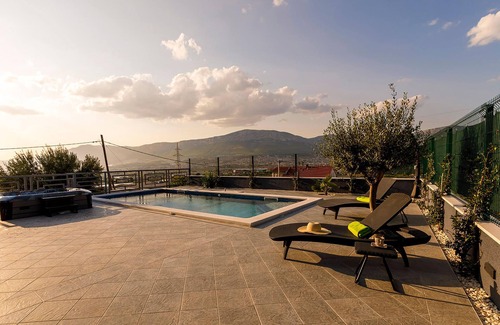 Mejasi House | Luxurious home in Split with sauna
