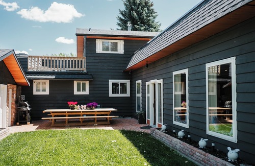 Lethbridge House | Luxurious home with your own private indoor pool.