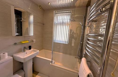 Luton Apartment | Luxurious House in Luton with free parking