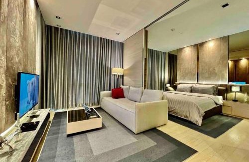 Khlong Toei Nuea Apartment | Luxurious in Prime Area Bangkok (PickupService)