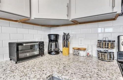 Hayes Apartment | Luxurious King 3BR Suite Mins to Downtown Durham!