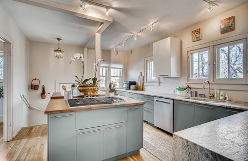 Congress Park House | Luxurious living at the newly renovated private Monroe Bungalow, Central Denver,