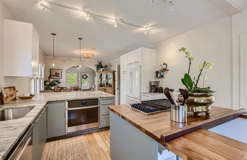 Congress Park House | Luxurious living at the newly renovated private Monroe Bungalow, Central Denver,