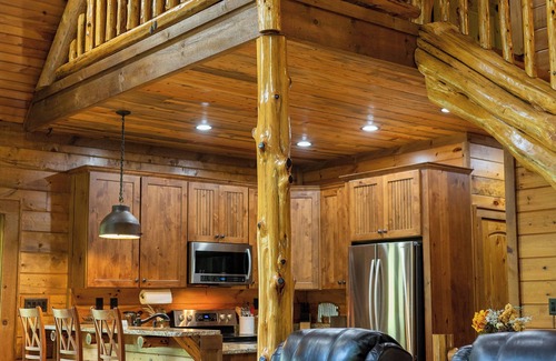 Monterey Cabin | Luxurious Log Cabin Retreat: Your Private Getaway