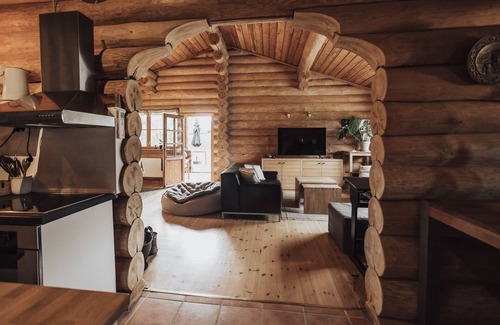 Dalby Huse House | Luxurious log house near water and forest