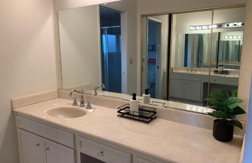 Saratoga House | Luxurious Master Suite with Private Bath in Saratoga