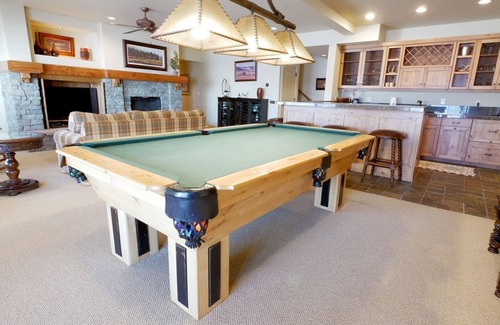 Eden House | Luxurious Mountain Home with 7 BRs private hot tub w amazing views | 7 Bed, 7 Bath