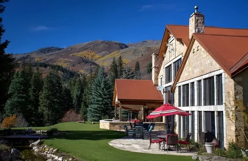 Midway House | Luxurious Mountain Retreat with Pool Midway