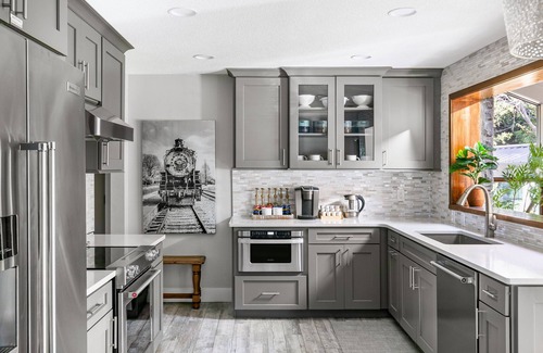 Bryson City House | Luxurious Mountain Home Views Hot Tub Fire Pit Game Room Walk to Town