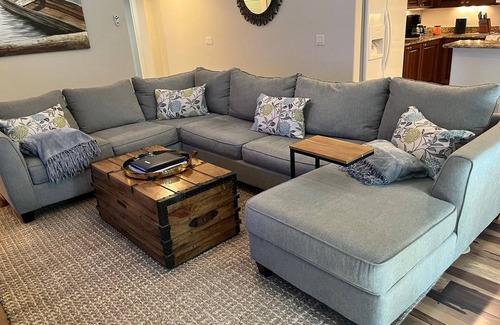 Royal Harbor Cottage | Luxurious Naples Bay Resort Pool, Spa & Beach Club!
