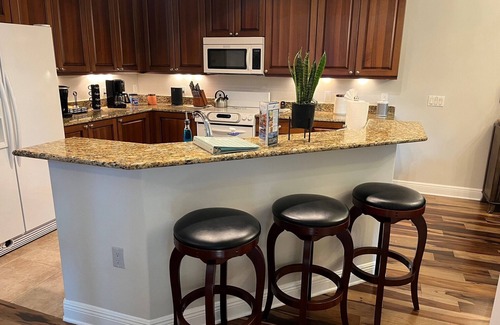 Royal Harbor Cottage | Luxurious Naples Bay Resort Pool, Spa & Beach Club!
