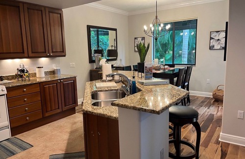 Royal Harbor Cottage | Luxurious Naples Bay Resort Pool, Spa & Beach Club!