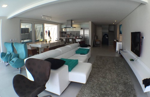Maresias House | Luxurious Ocean Front Home