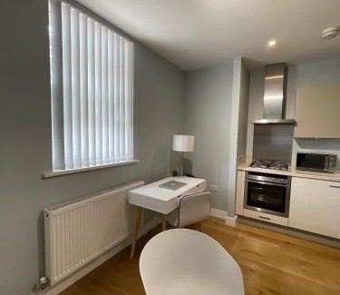 Braintree Apartment | Luxurious Private One Bedroom Apartment in Braintree with Free Parking Near City Centre with Sky TV