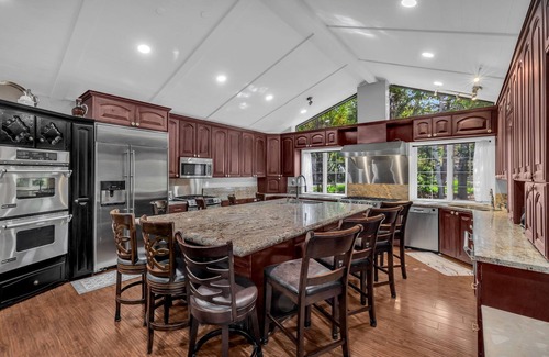 Holladay House | Luxurious Private Estate with Hot Tub. Game Room, Grand Piano- Near Ski Resort