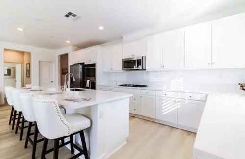 Redlands House | Luxurious Redlands Retreat W/Breathtaking Views