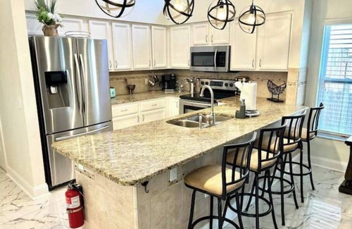 Town 'n' Country House | Luxurious Relaxation Home - Pool Games/8PPL-4BR