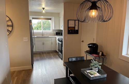 Prineville House | Luxurious Retreat: 3-Bedroom with Modern Amenities in Prineville, Oregon