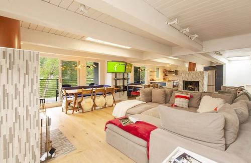 Aspen House | Luxurious Riverfront Modern Mountain Townhouse, Downtown Aspen - walk everywhere