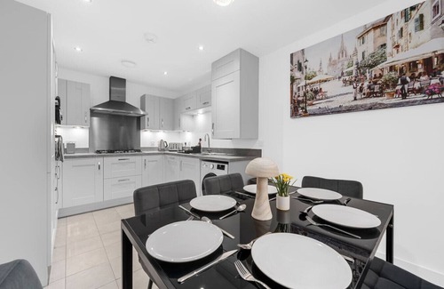 Manchester House | Luxurious Stylish: Modern Home