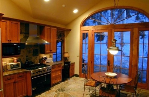 Snowmass Village House | Luxurious Ski House on Snowmass Mountain. 324 Deer Ridge Lane Snowmass Village.