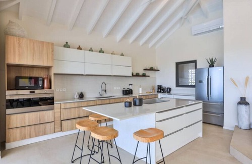 Les Terres Basses Villa | Luxurious Solis Villa: Breathtaking 7-BR Oceanview Retreat in Prestigious Gated Community