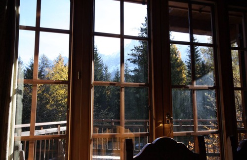 Les Houches Ski Chalet | Luxurious South-Facing Chalet With Sauna And Outdoor Hot Tub