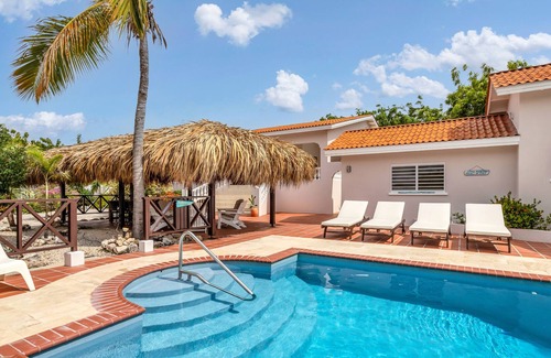 Kralendijk Villa | Luxurious, Spacious, Private Villa with Magna Pool & Magnificent Tropical Garden