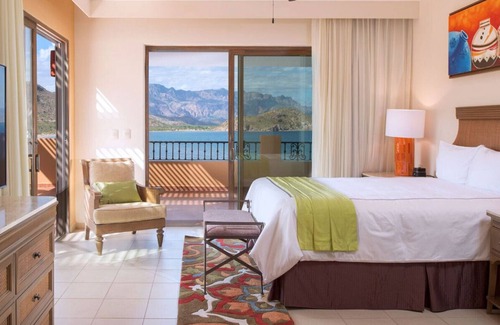 Loreto Apartment | Luxurious Stay at Loreto's Waterfront Paradise with Scenic Views