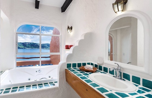 Almacen Apartment | Luxurious Studio Suite at WorldMark Zihuatanejo