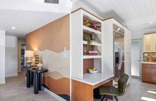 Historic Tennis Club Condo | Luxurious Tennis Club Bungalow 1 with Mountain Views and Walks to Downtown Palm Springs!