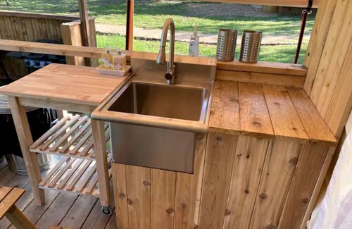 Bastrop RV Rental | Luxurious Texas Camping Retreat on Lake Bastrop