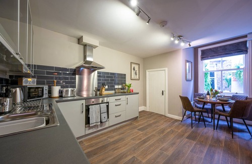 Shrewsbury Apartment | Luxurious Town-centre entire Apartment