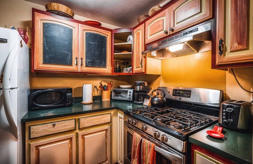 Nevada City Cottage | Luxurious Victorian Cottage in Historic Gold Country Town