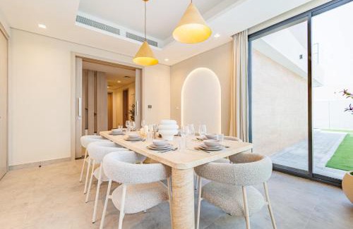 Abu Dhabi Villa | Luxurious Villa on Saadiyat for Large Groups and Families