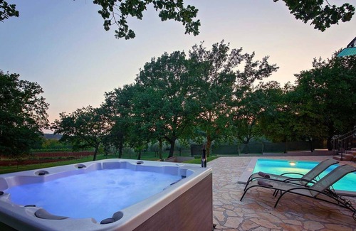 Fuskulin Villa | Luxurious villa with swimming pool and whirlpool near Zelena laguna