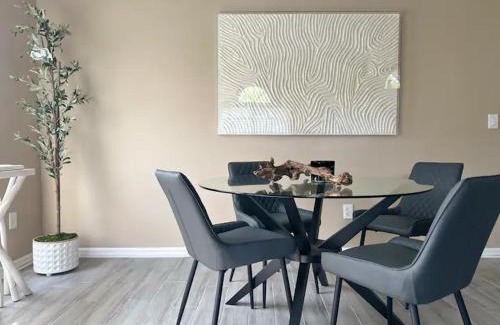 Orlando Villa | Luxurious Waterfront Retreat 4BR 3BA with Pool & BBQ