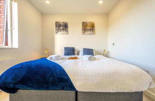 Stevenage Apartment | Luxury 1 Bedroom serviced apartment with Roof terrace & Gym