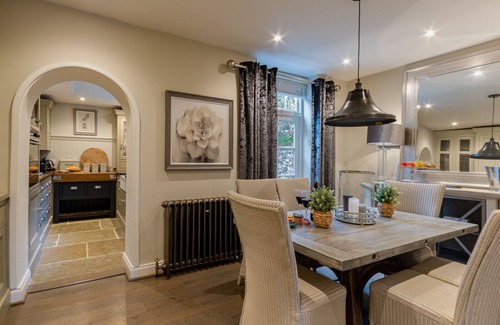 Norwich House | Luxury 17th century townhouse in Central Norwich close to eateries/bars/shopping
