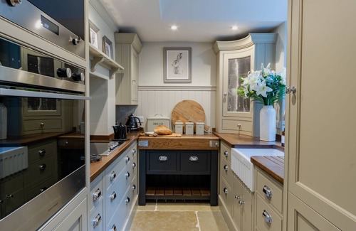 Norwich House | Luxury 17th century townhouse in Central Norwich close to eateries/bars/shopping