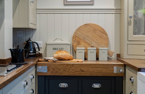 Norwich House | Luxury 17th century townhouse in Central Norwich close to eateries/bars/shopping