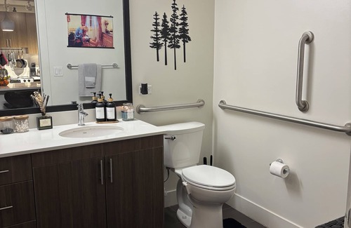Cherry Creek Apartment | Luxury 1bd/1ba - Rooftop pool, w/d in unit, walkable North Cherry Creek