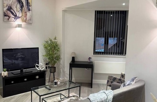 Slough Apartment | Luxury 1BR Apartment| Prime Slough Location