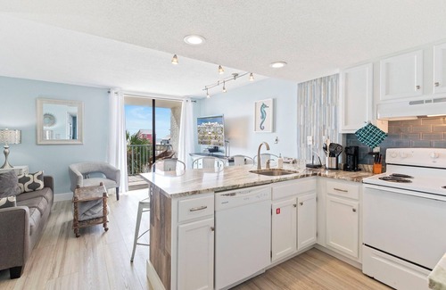 Gulf Shores Apartment | Luxury 1BR | Beach Access | Pool Tennis Boat Friendly | 305A