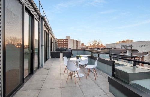 Olde Kensington Apartment | Luxury 1br Loft Skyline Views Pool Access