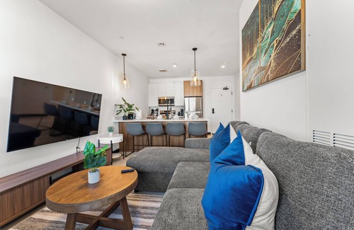 Everett Apartment | Luxury 1BR near Boston 3721